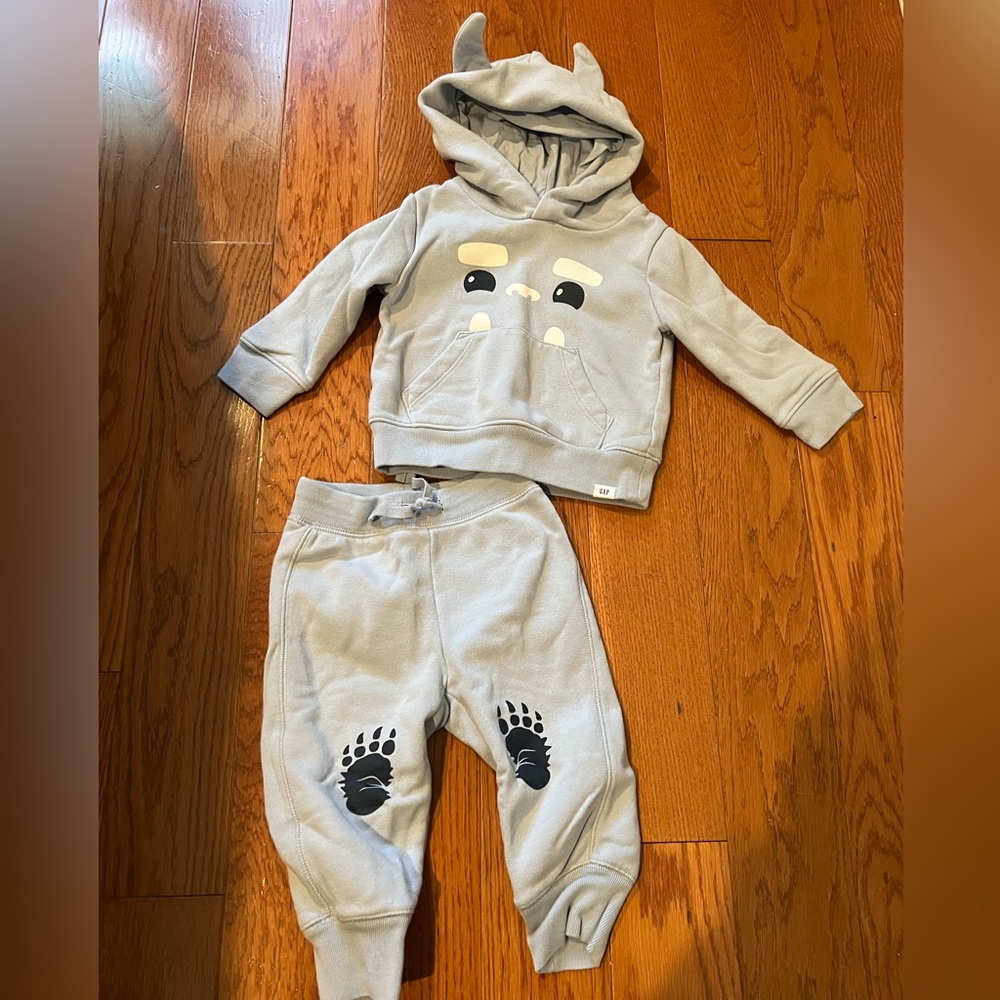 GAP baby like new light blue Kids Joggers with Bear Paw Print